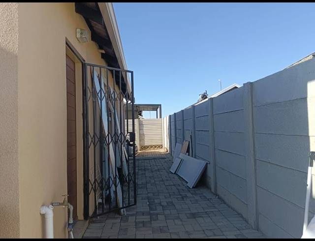 3 BEDROOM HOUSE FOR SALE IN SKY CITY